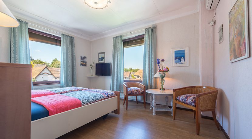 180-Masterbedroom1-1