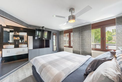 184-Masterbedroom1-3