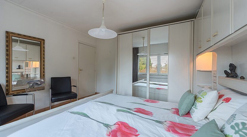 182-Masterbedroom1-2