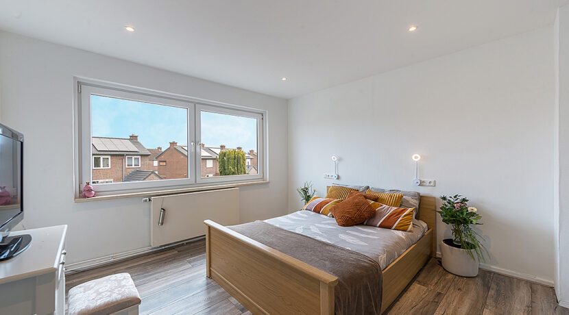 180-Masterbedroom1-1