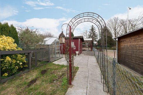 230-Tuin-met-Carport
