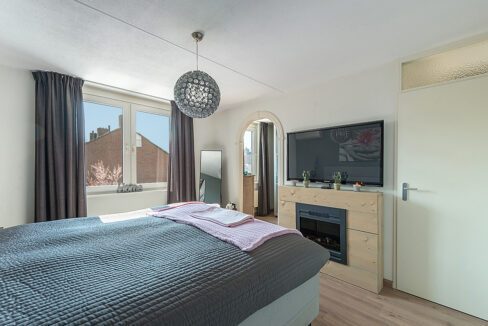 182-Masterbedroom1-2