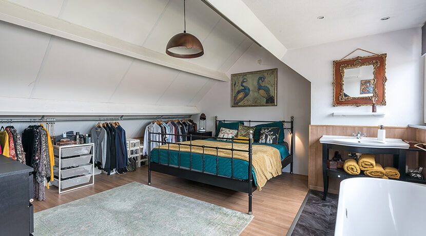 180-Masterbedroom1-1