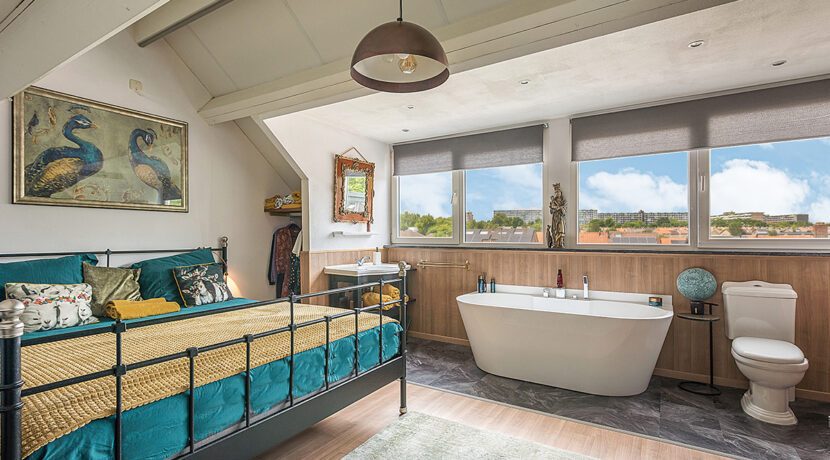 182-Masterbedroom1-2