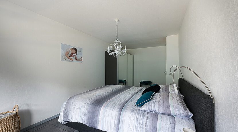 186-Masterbedroom1-4