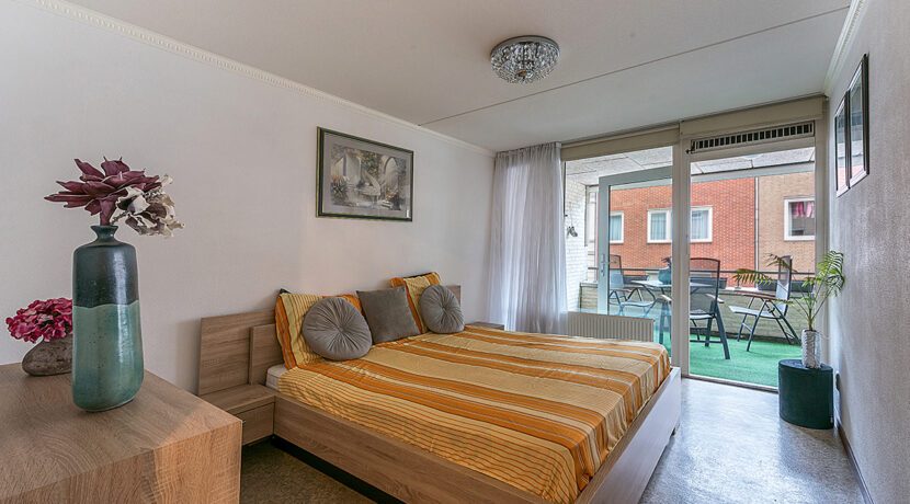 180-Masterbedroom1-1