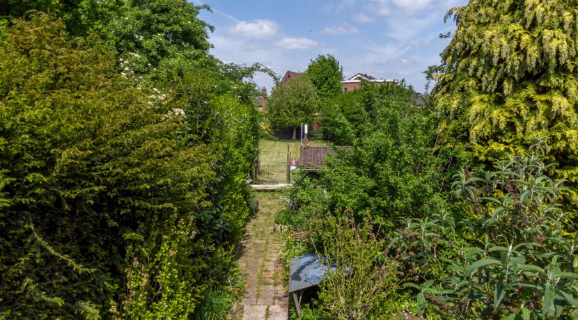 280-Doorgang naar weiland