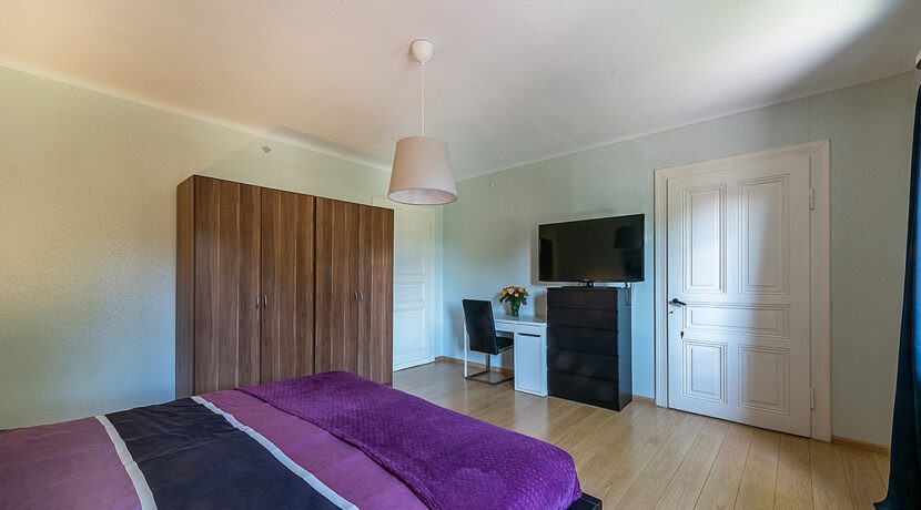 182-Masterbedroom1-2