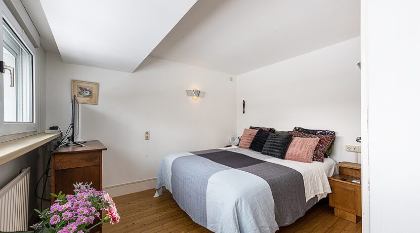 180-Masterbedroom1-1