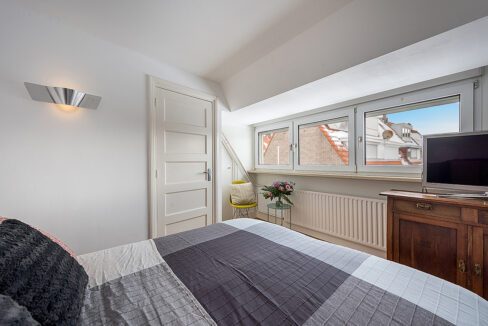 182-Masterbedroom1-2