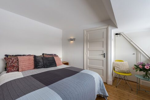 184-Masterbedroom1-3