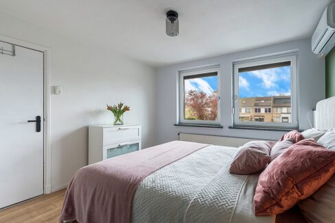 184-Masterbedroom1-3