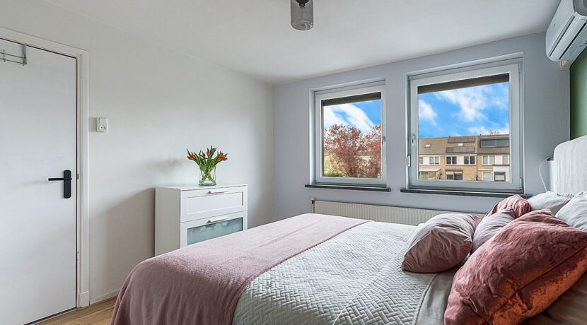 184-Masterbedroom1-3