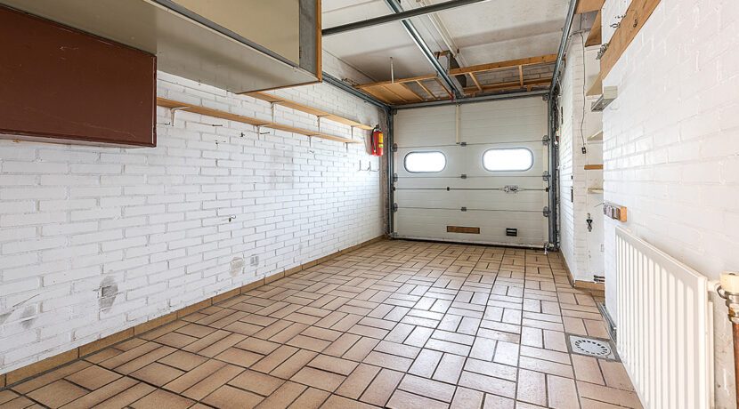 210-Garage