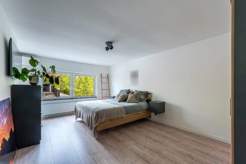 180-Masterbedroom1-1