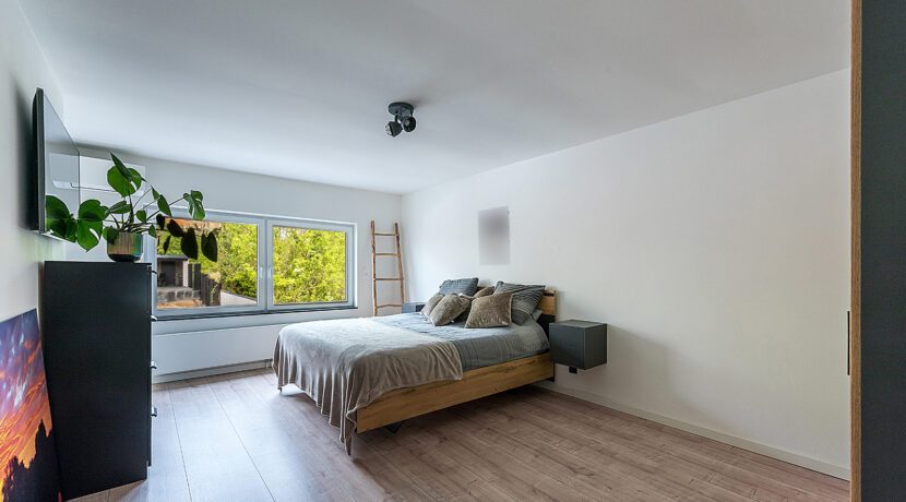 180-Masterbedroom1-1