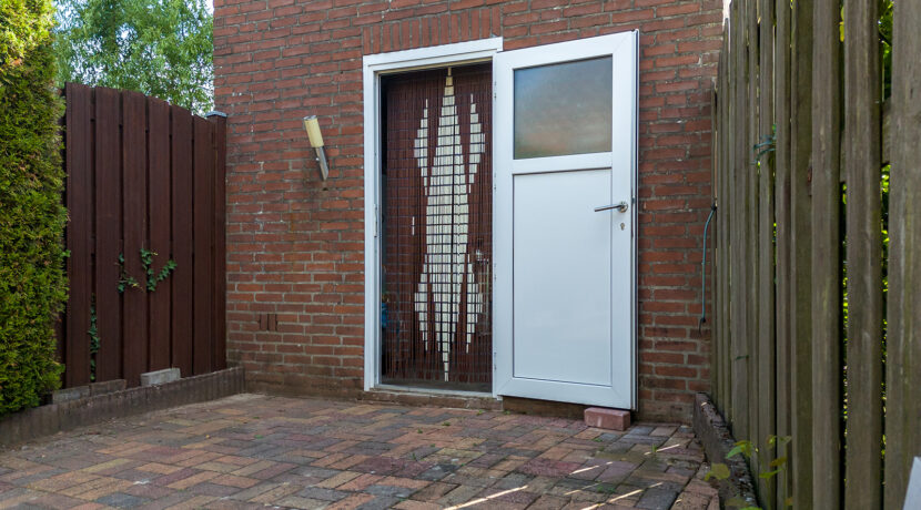 212-Deur-naar-garage