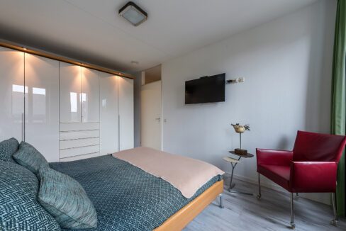 182-Masterbedroom1-2