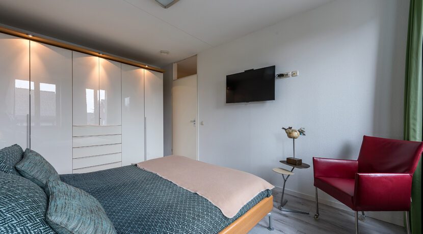 182-Masterbedroom1-2