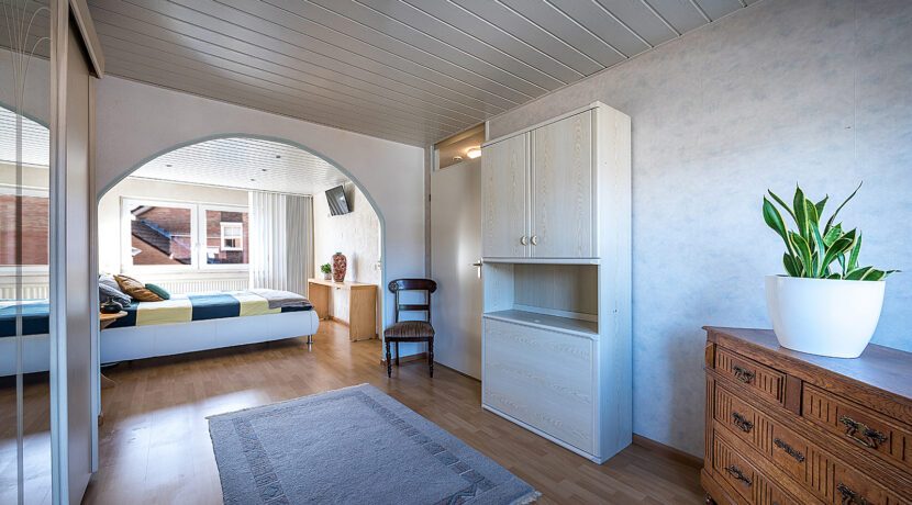 182-Masterbedroom1-2