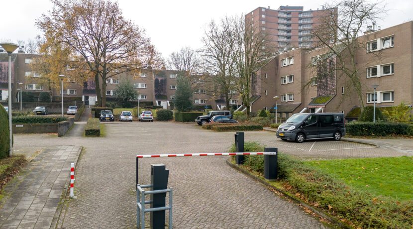 310-Parkeerplaats
