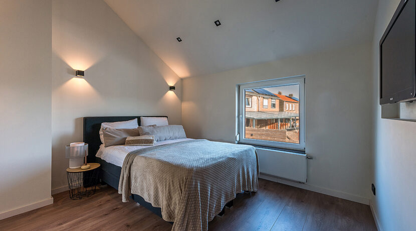 180-Masterbedroom1-1