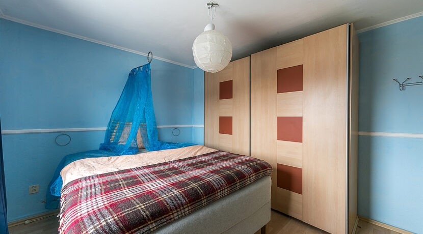 184-Masterbedroom1-3