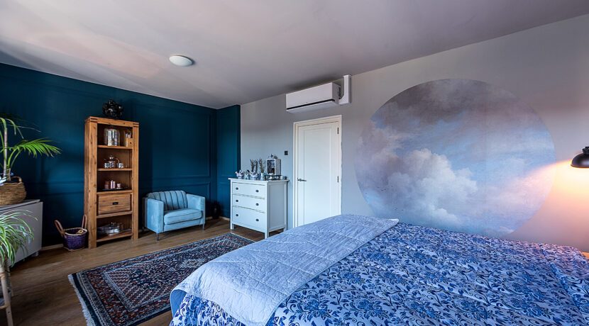 184-Masterbedroom1-3