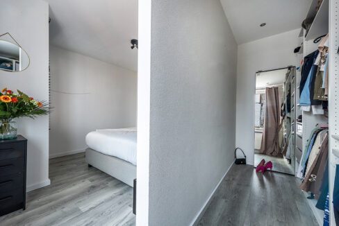 184-Masterbedroom1-3
