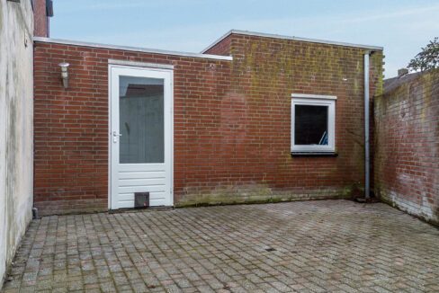 214-Achteringang-Garage
