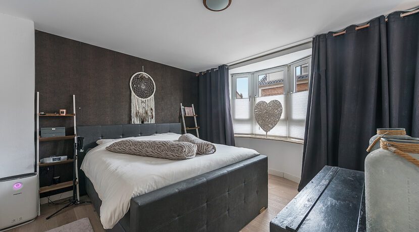 180-Masterbedroom1-1