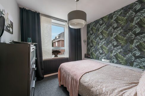 186-Masterbedroom1-4