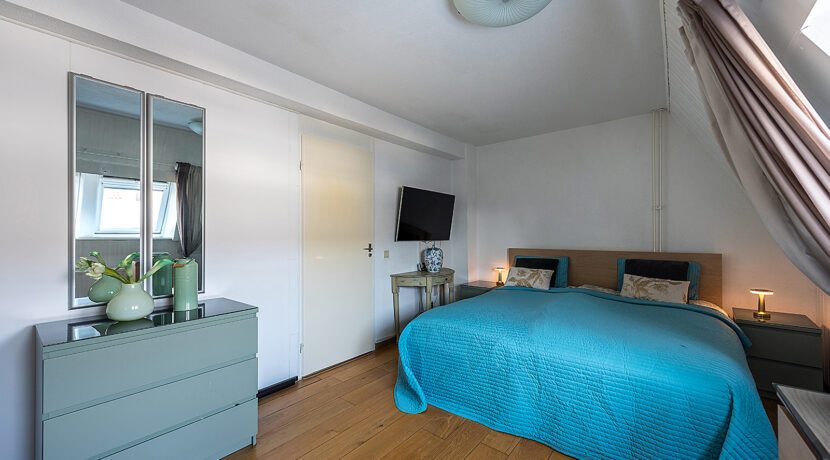180-Masterbedroom1-1