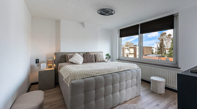 180-Masterbedroom1-1