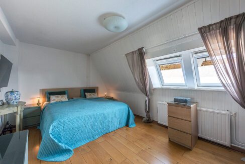 182-Masterbedroom1-2