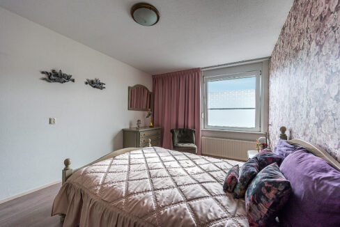 182-Masterbedroom1-2