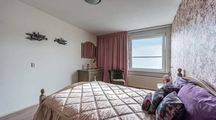 182-Masterbedroom1-2