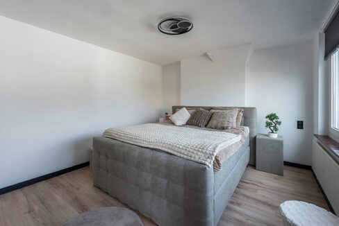 182-Masterbedroom1-2