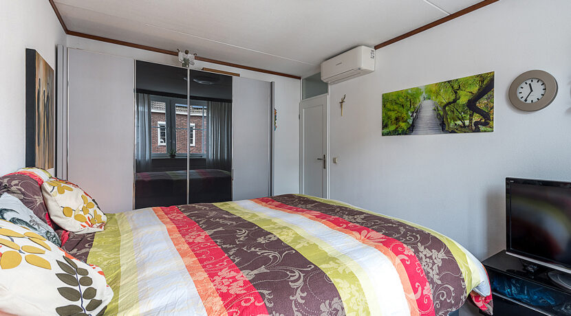 182-Masterbedroom1-2