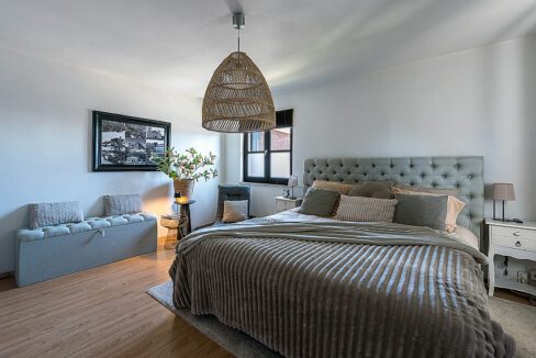 184-Masterbedroom1-3