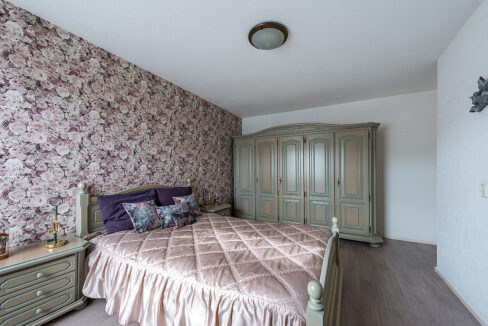 184-Masterbedroom1-3