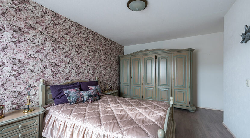 184-Masterbedroom1-3