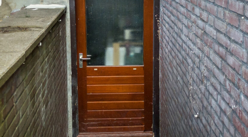 209-Tuiningang-naar-kelder