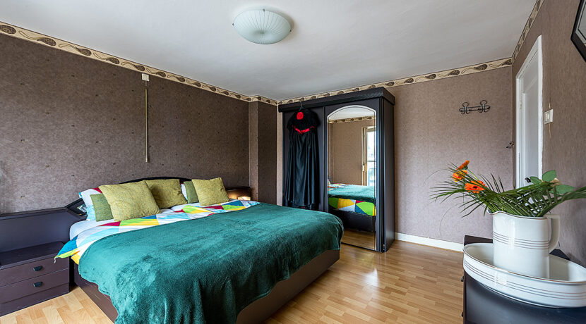 182-Masterbedroom1-2
