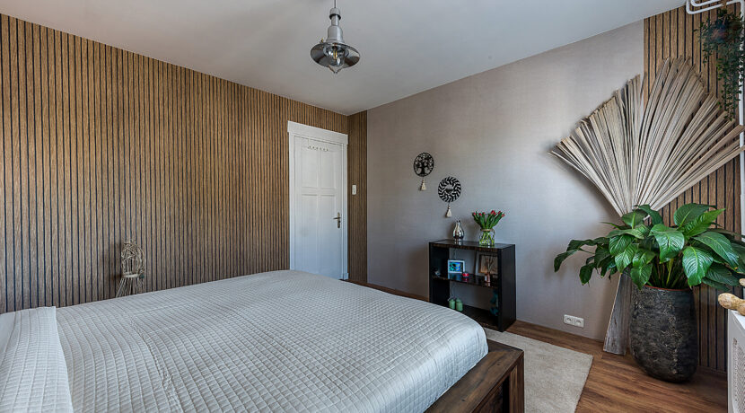 182-Masterbedroom1-2