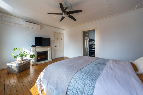 184-Masterbedroom1-3