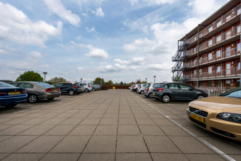 210-Parkeerdek