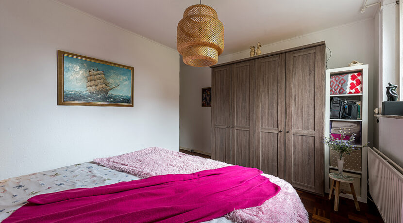 182-Masterbedroom1-2