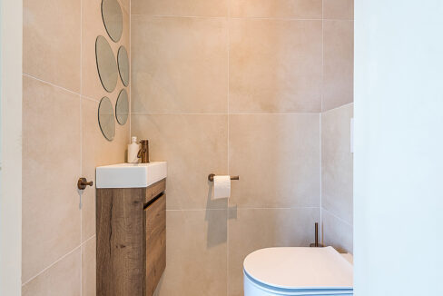 150-ToiletBG1-1