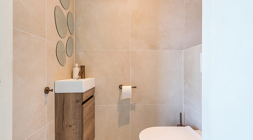 150-ToiletBG1-1
